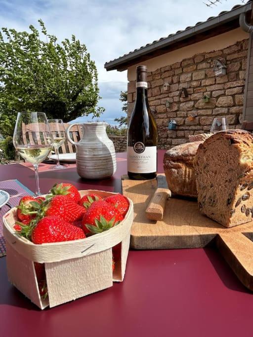 Holiday home Le Tinailler Grand Standing Au Coeur Des Vignes Prisse